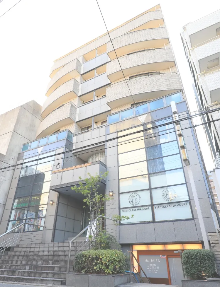 地域に根づいた街医者を目指して30年丈夫な歯を維持することで、みなさまの健康をサポートします。